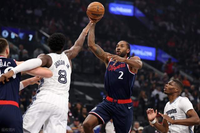 包含加时末段洛杉矶快船调整名单以备中超，绝杀压哨环节打磨，质疑声仍在，更衣室氛围转暖的词条-九游娱乐