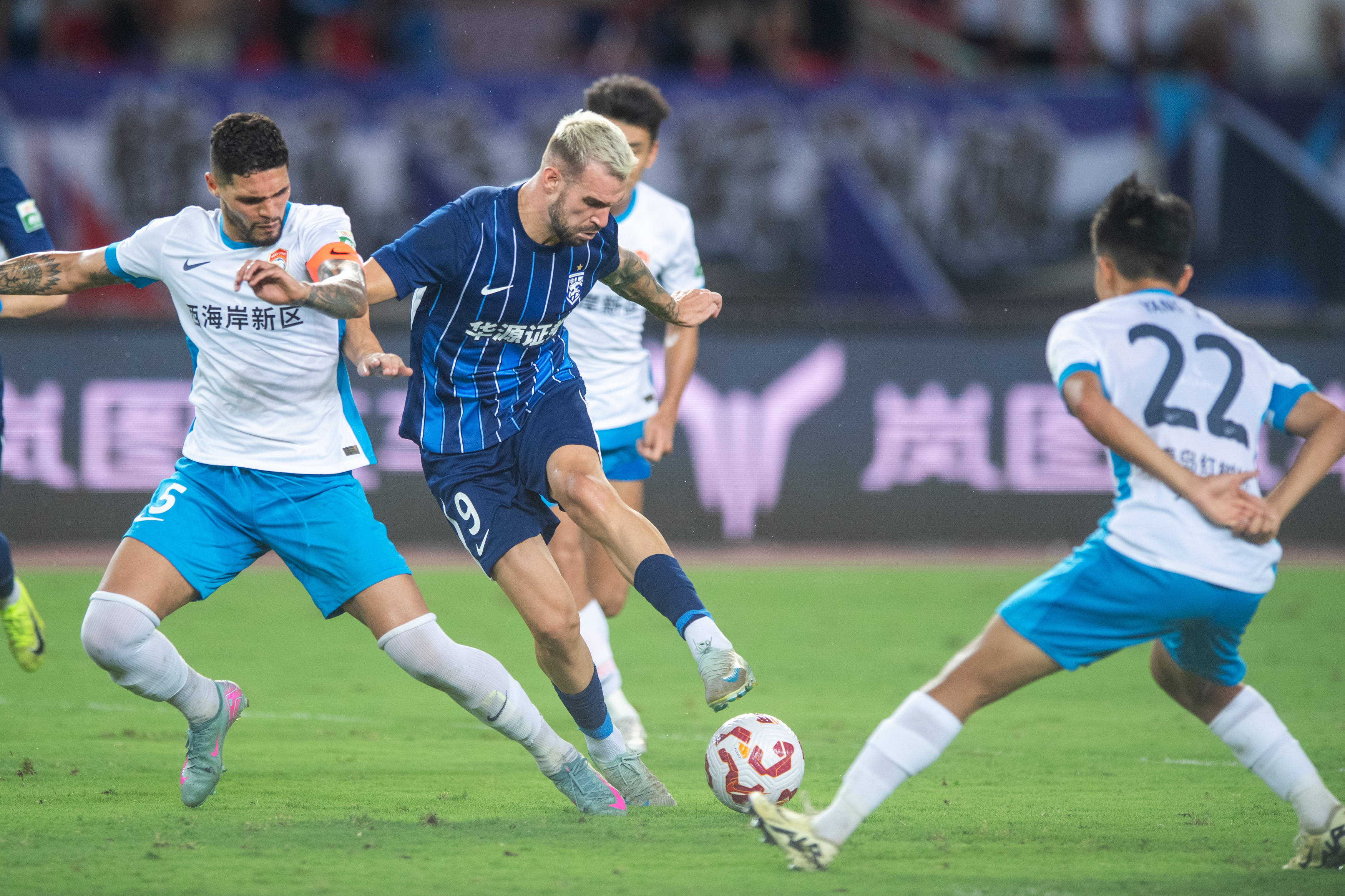 武汉三镇内部会议纪要流出——集结日外线爆发，中超使命明确，轮换策略成焦点的简单介绍-九游娱乐登录