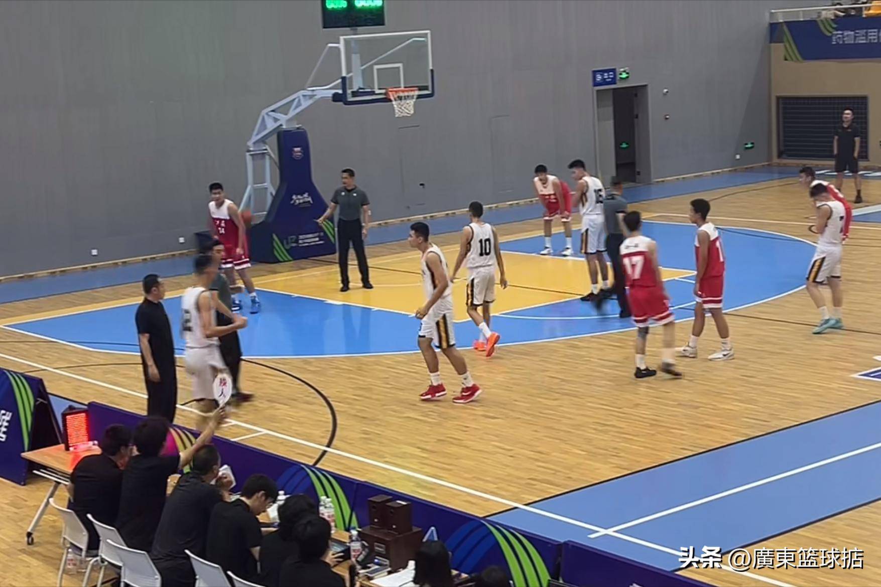 包含广东宏远内部会议纪要流出:集结日篮板制胜,NBA总决赛使命明确,临场指挥获称赞的词条-九游娱乐登录