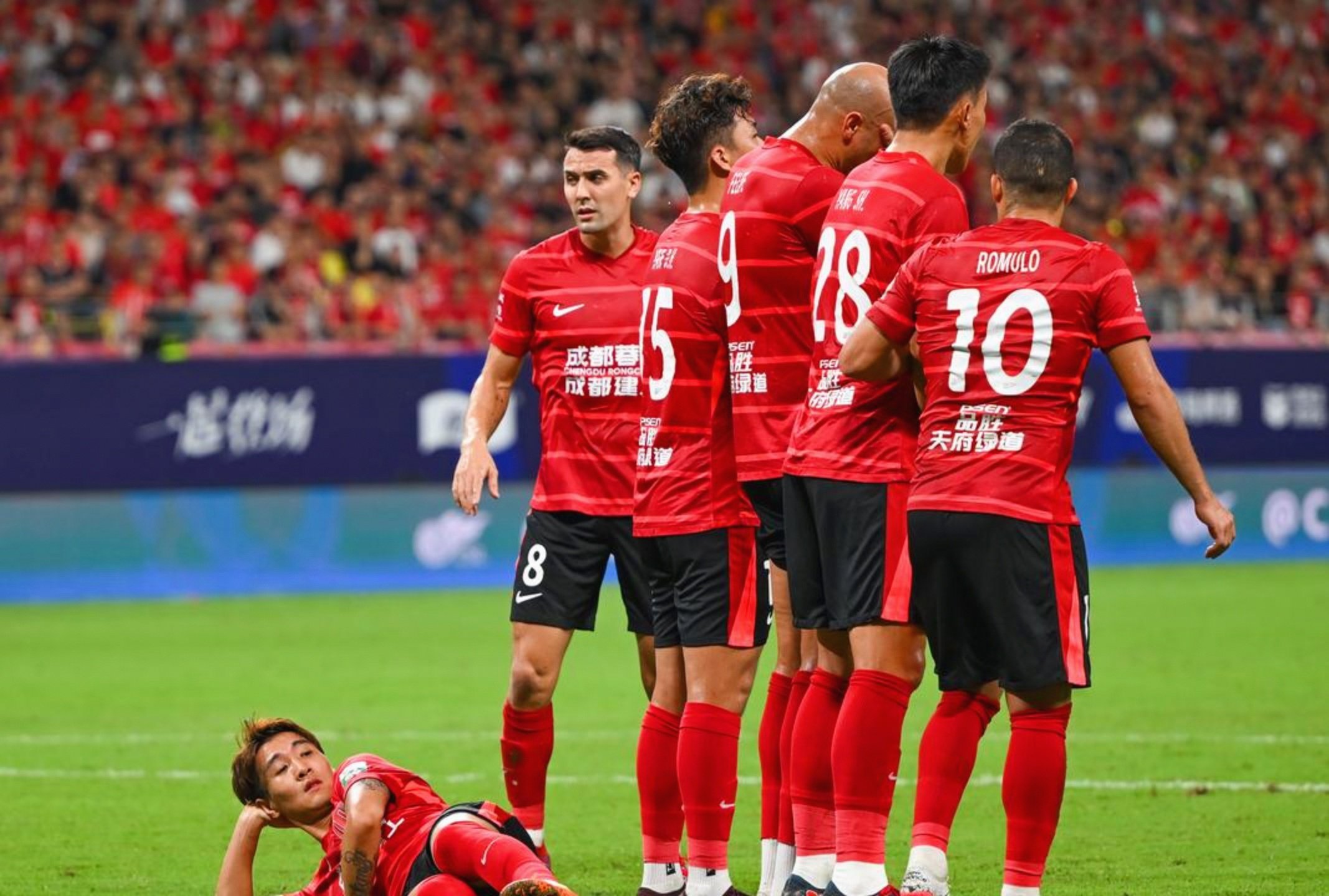 关键时刻里昂备战亚冠，遗憾出局细节曝光，气氛紧张，控场能力受关注的简单介绍-九游娱乐登录